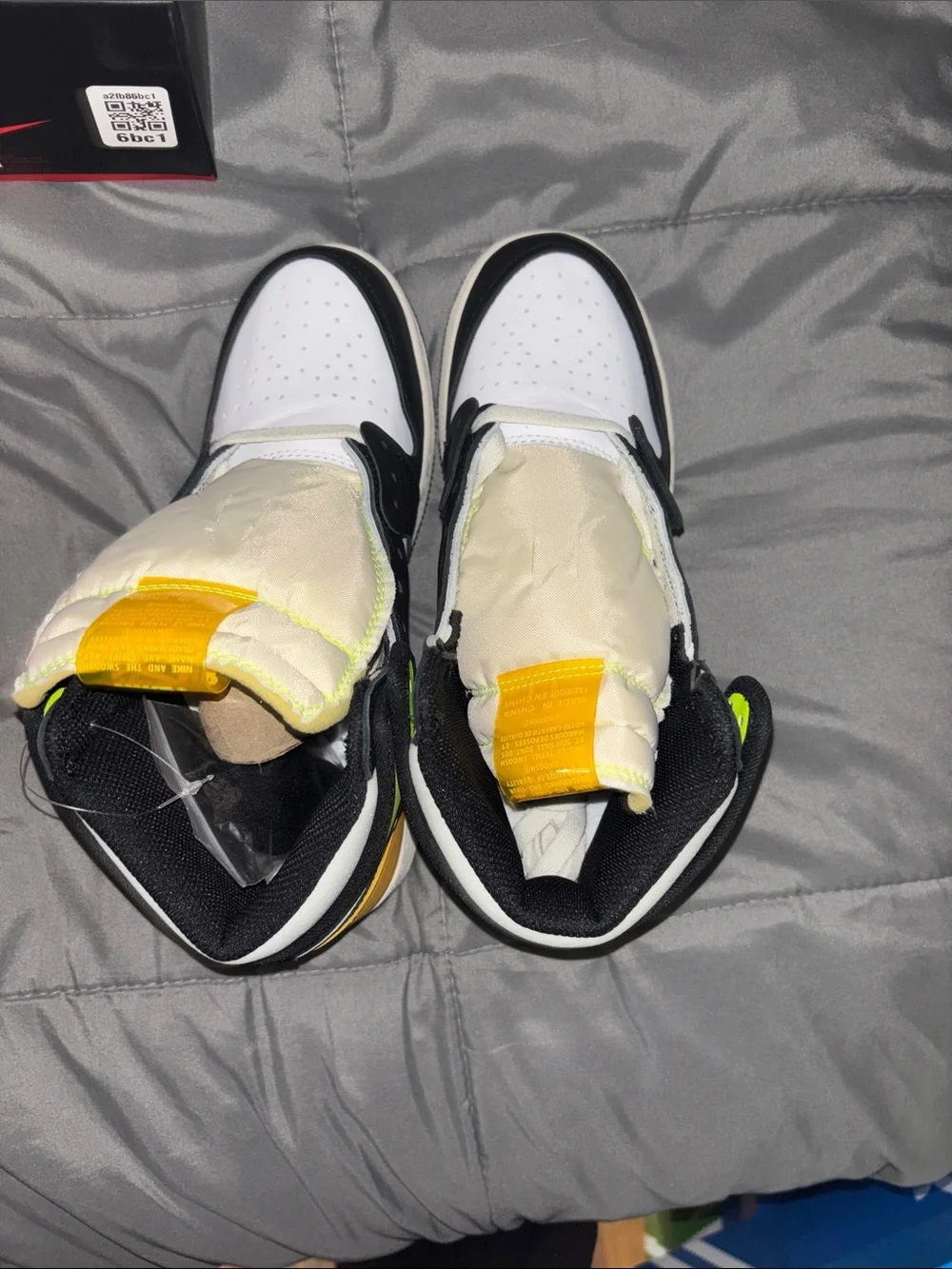 Nike Air Jordan 1 Mid - White Black Yellow Neon